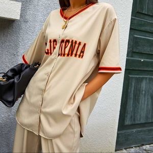 SHEIN Contrast Striped Letter Graphic Top